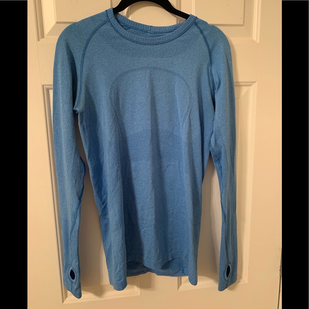 Lululemon work out long sleeve top size 8